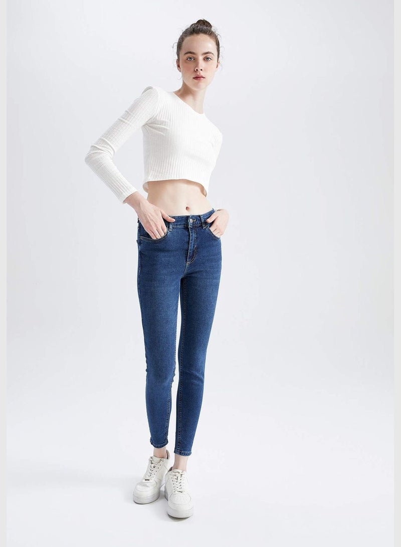 Woman Skinny Fit Denim Trousers