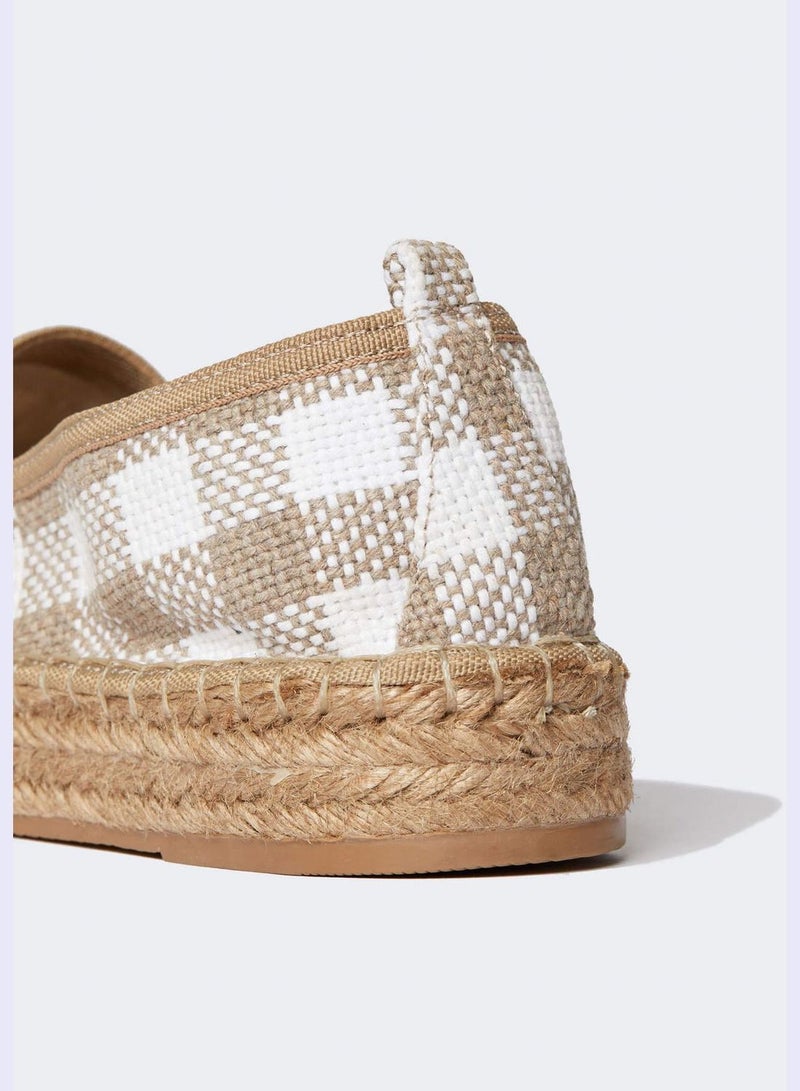 Square Print Sand Shoes