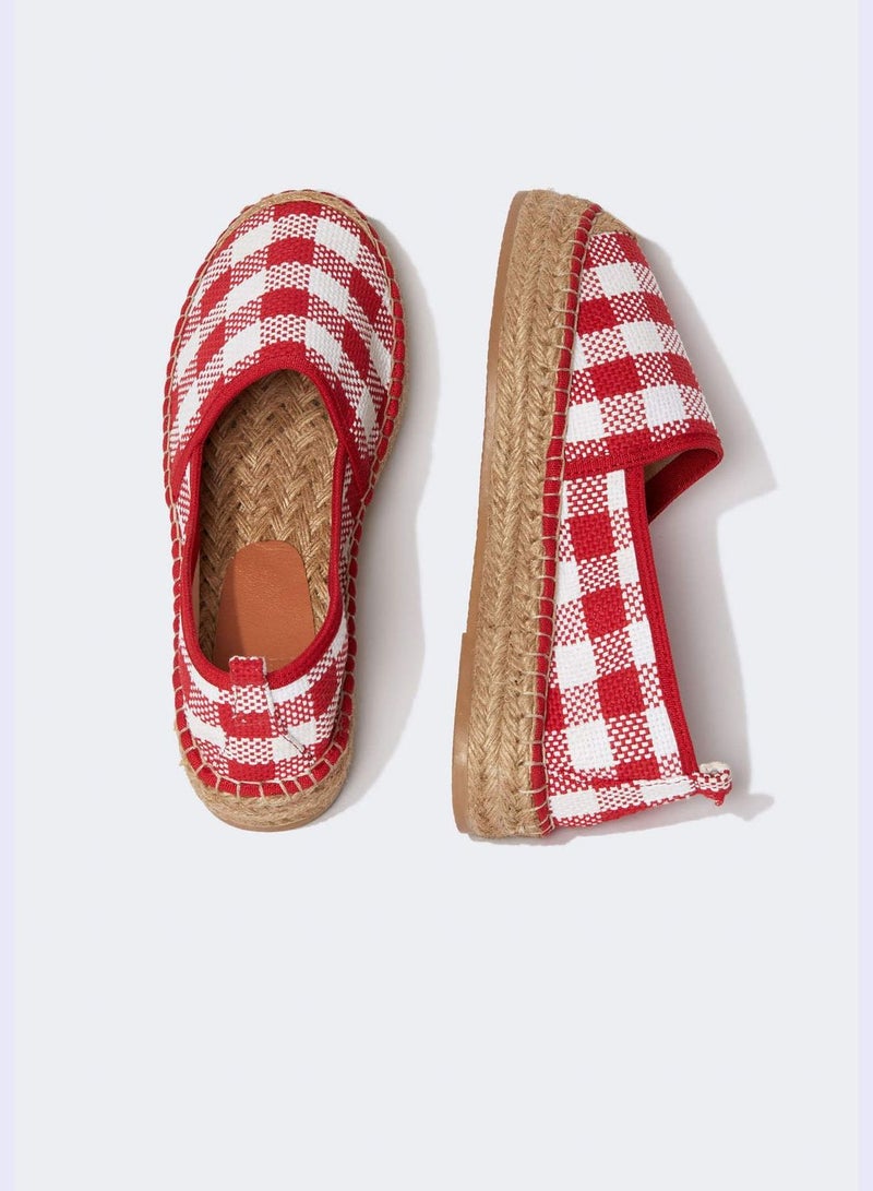 Square Print Sand Shoes