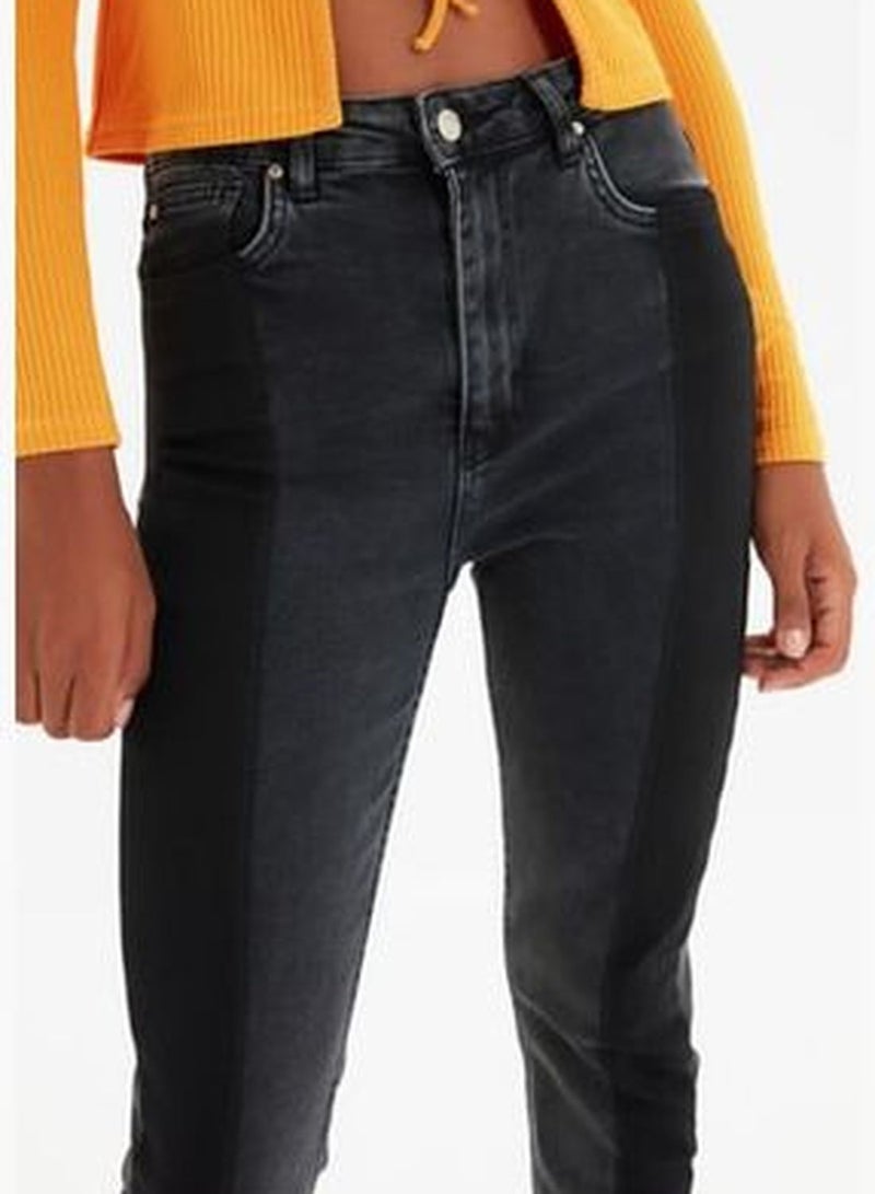 Black Color Block High Waist Slim Fit Jeans TWOAW21JE0017