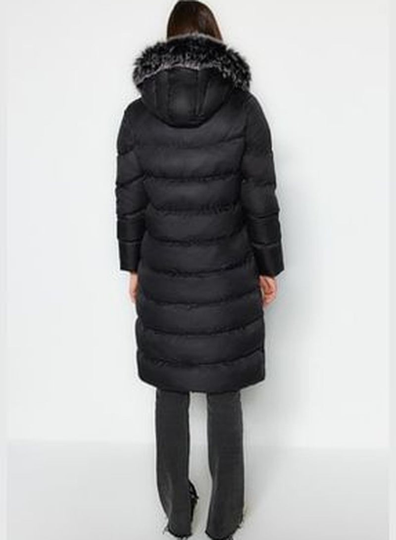 Black Oversized Fur Coat with a Hooded Water-Repellent Long Inflatable Coat TWOAW24MO00079