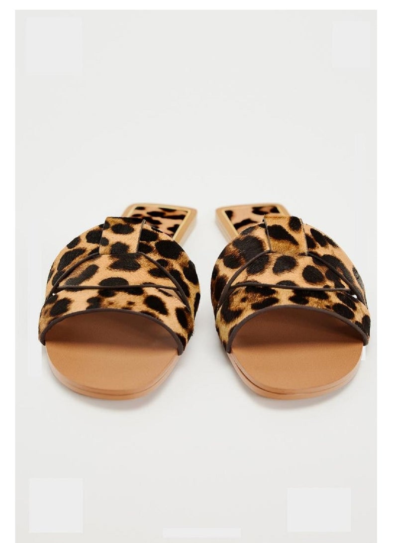 Women Flat Sandals Leopard Print with Cross Straps
