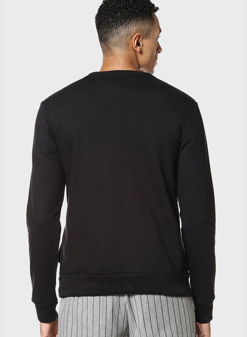 Sweatshirt with side pockets