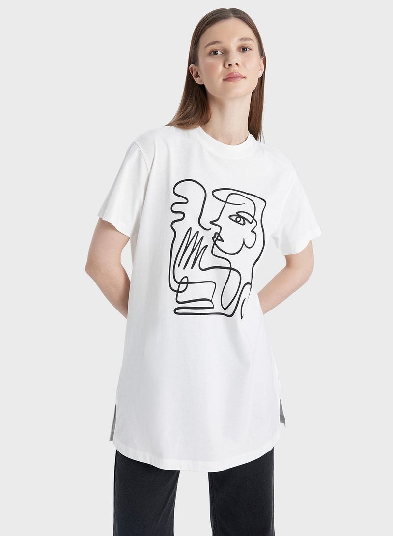 Regular Fit Crew Neck Printed Short Sleeve Tunic