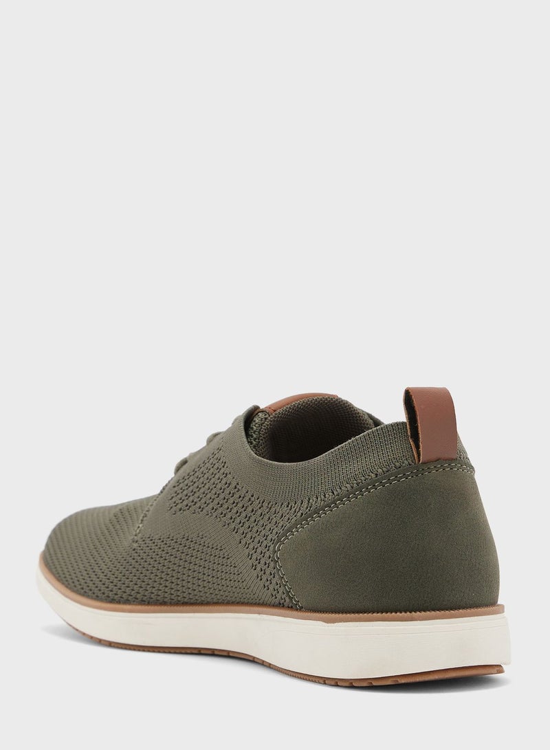 Whesley Low Top Sneakers