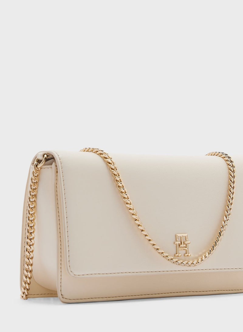 Refined Chain Crossbody