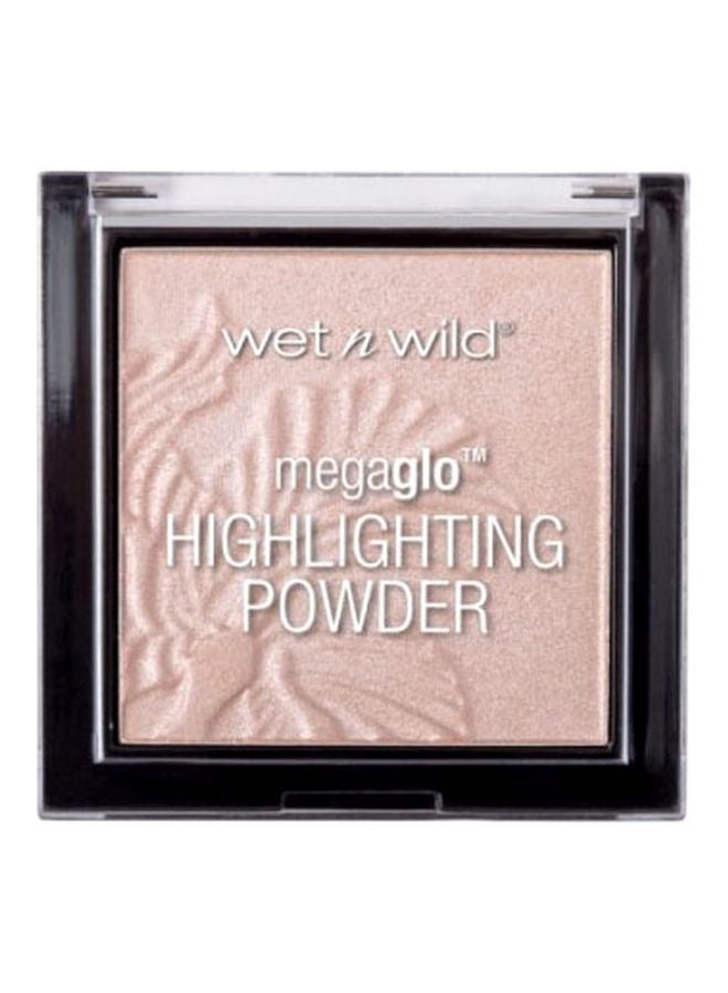 MegaGlo Highlighting Powder Blossom Glow