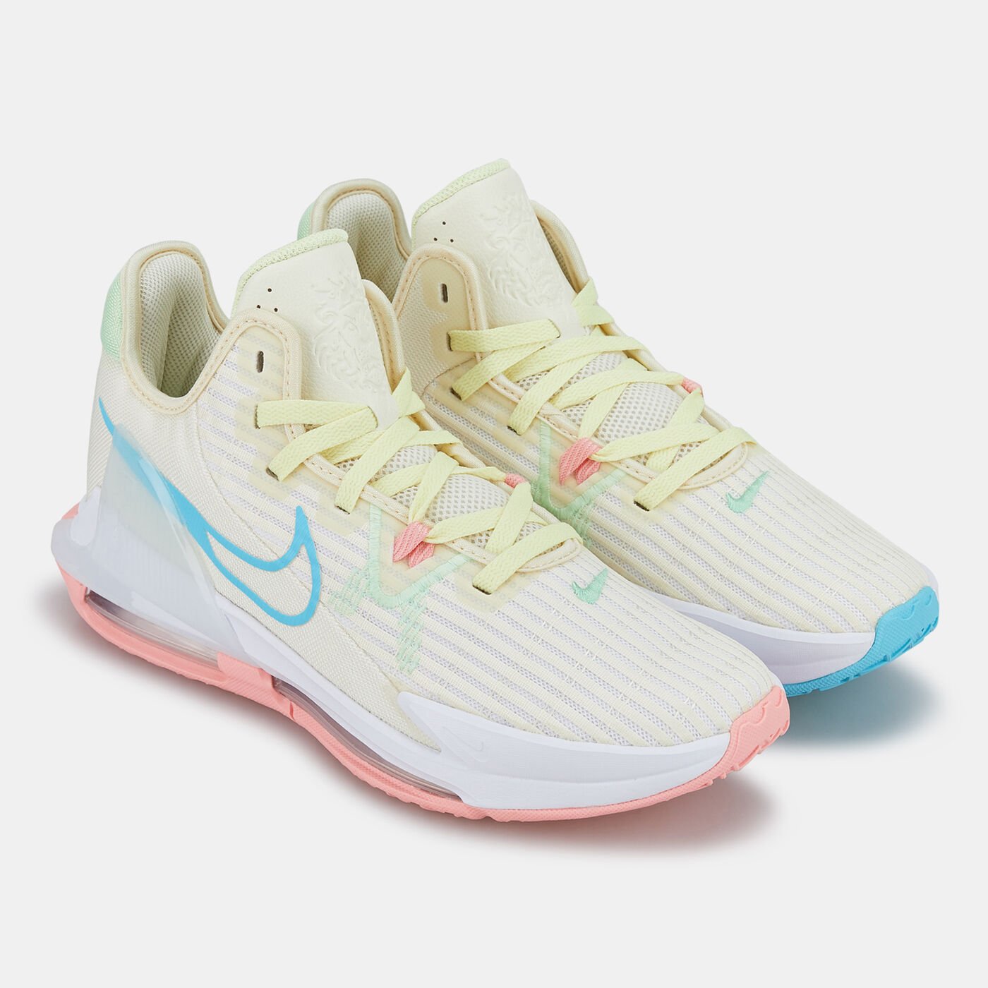 Men's LeBron Witness VI Shoe