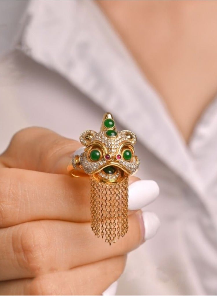 Gold lion green jade ring