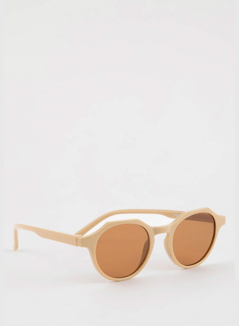Man Round Sunglasses