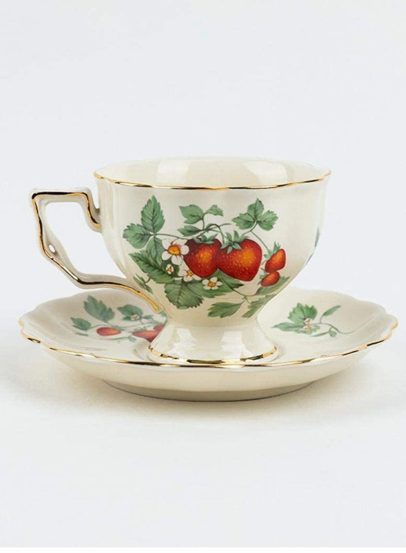 Vintage Porcelain Tea Cup Coffee Mug Set Morning Tea Cup with Gold Trim  Gift Box, Coffee Cup + Saucer + Teaspoon, 220ml High a cup of strawberry cake