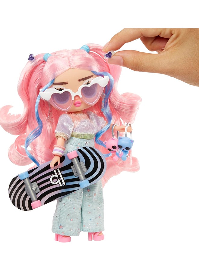 LOL Surprise Tweens Core Doll  Flora Moon