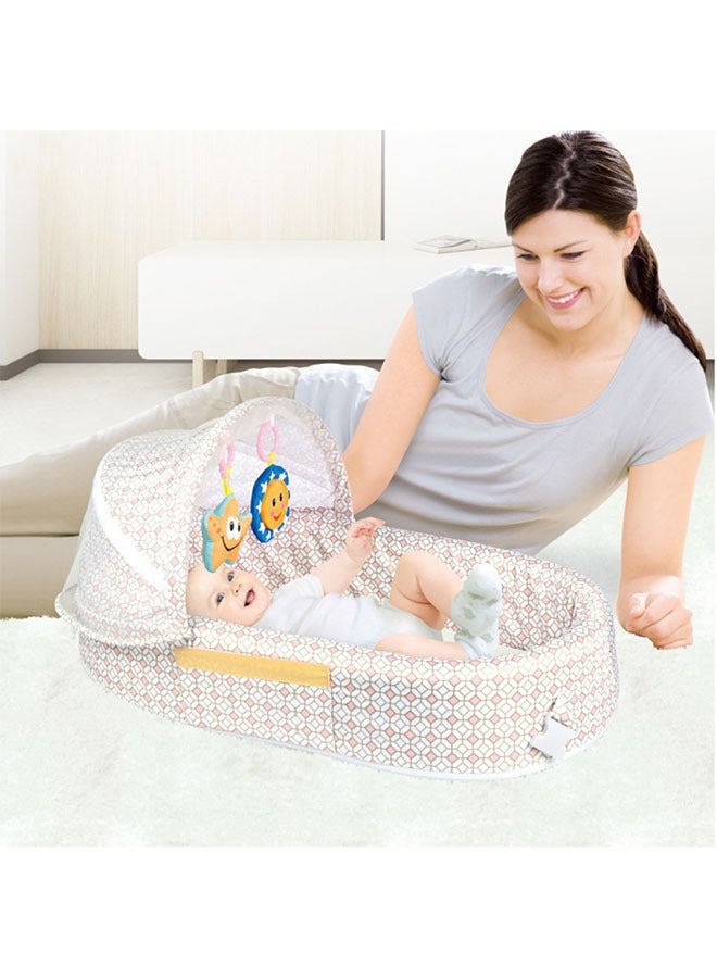 Lightweight Portable Baby Travel Bassinet With Soothing Sounds And Light-White/Pink