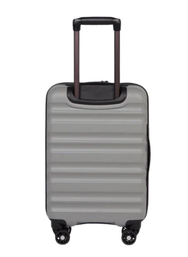 The Clifton Cabin with Pocket has all the features of our best-selling Clifton cases, with the added benefit of a chic but practical front pocket.