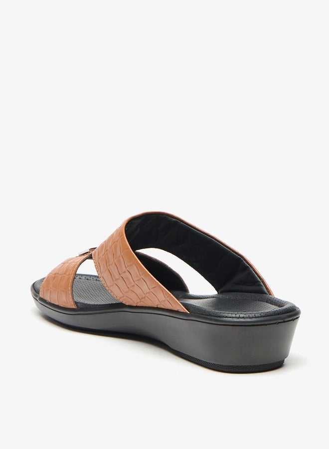 Mens Textured Slip-On Arabic Sandals With Metal Accent