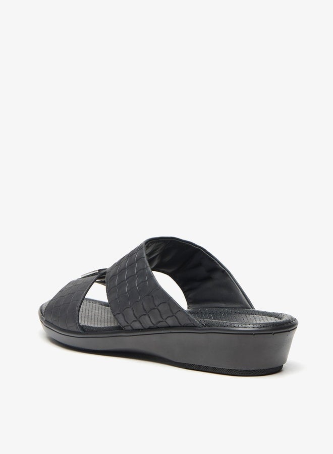 Mens Textured Slip-On Arabic Sandals With Metal Accent