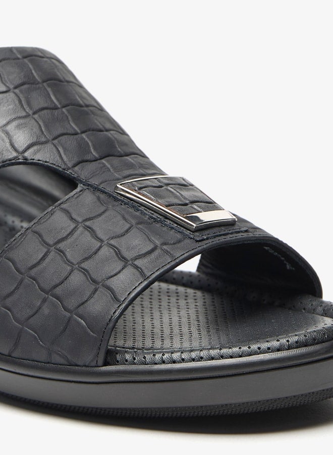 Mens Textured Slip-On Arabic Sandals With Metal Accent