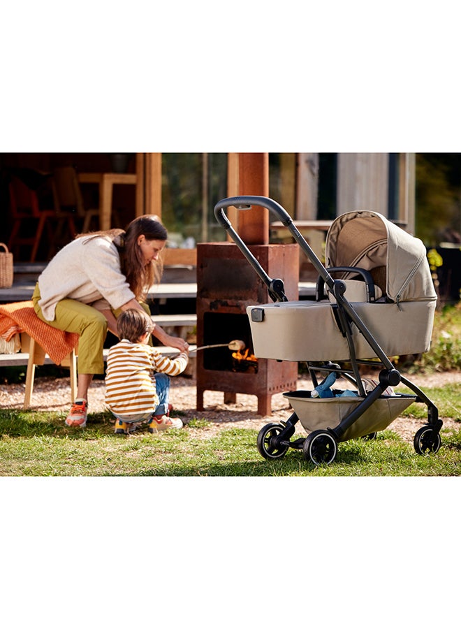 Joolz AER+ Carrycot for Stroller – Lightweight, Foldable & Travel-Friendly Baby Bassinet, Breathable Mattress, Ventilated Sun Hood, Newborn Comfort (0-6M) – Space Black