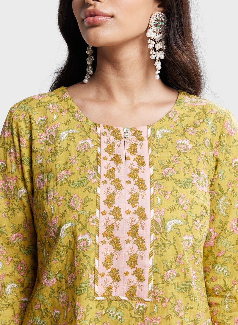 Crew Neck Floral Print Kurta & Pant Set