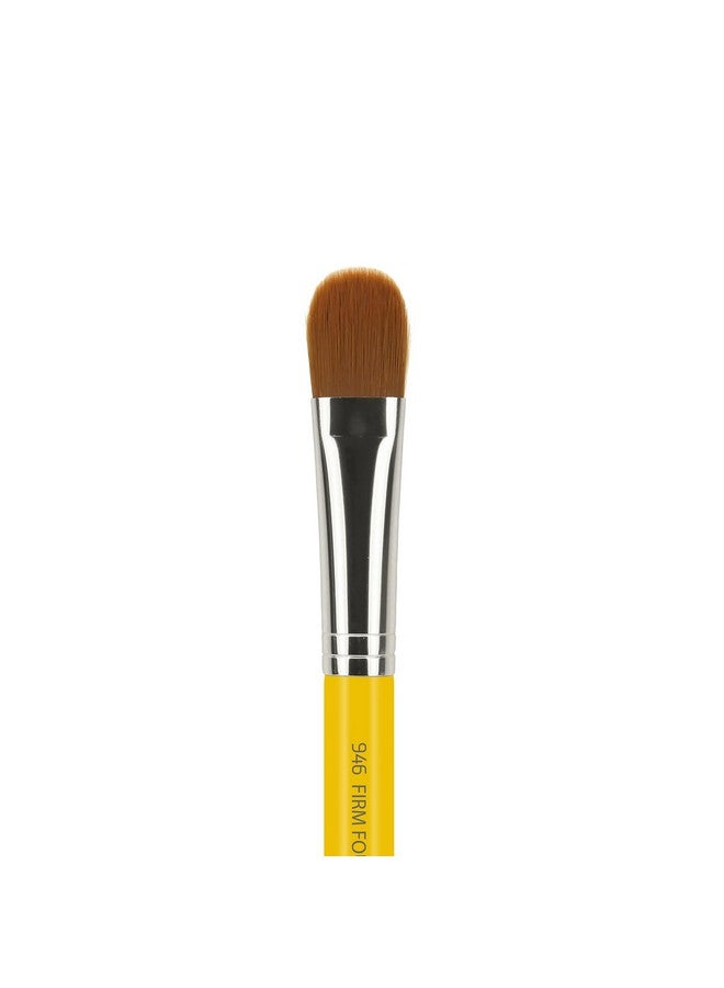 Professional Makeup Brush Studio Series 946 Firm Foundation With Soft Synthetic Fibers For Blending And Contouring (Yellow 1Pc)