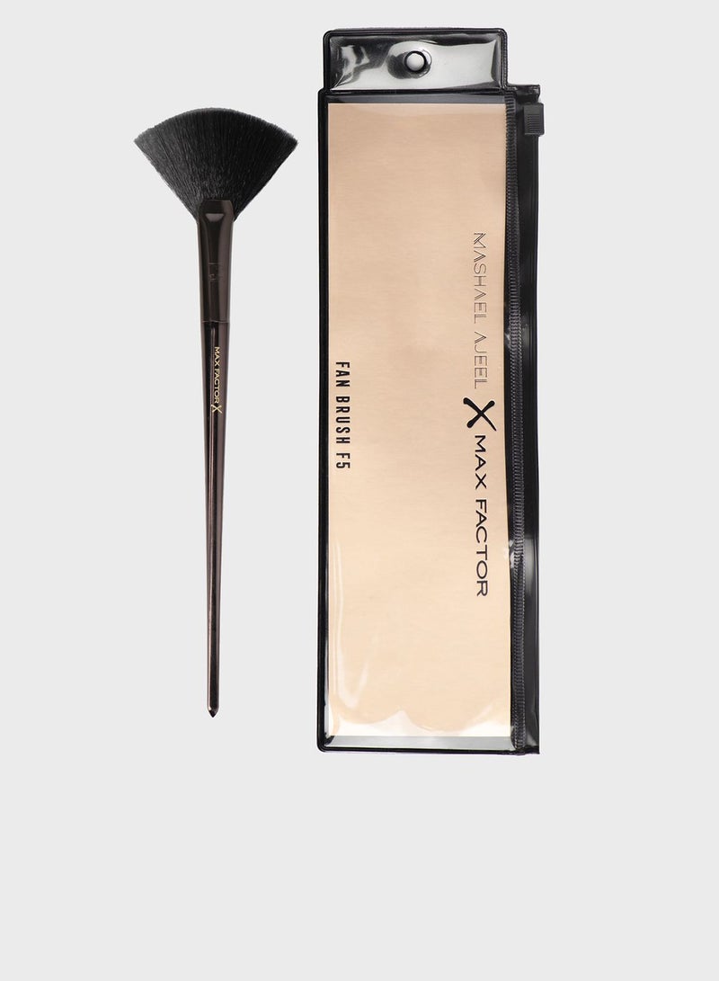 Max Factor Pro Fan Brush by Mashael Ajeel – F5