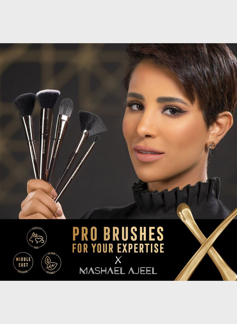 Max Factor Pro Fan Brush by Mashael Ajeel – F5