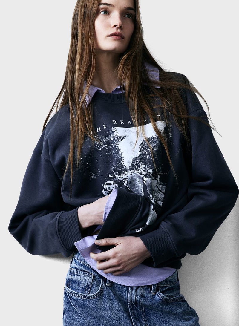 Crew Neck Graphic Sweatshirt