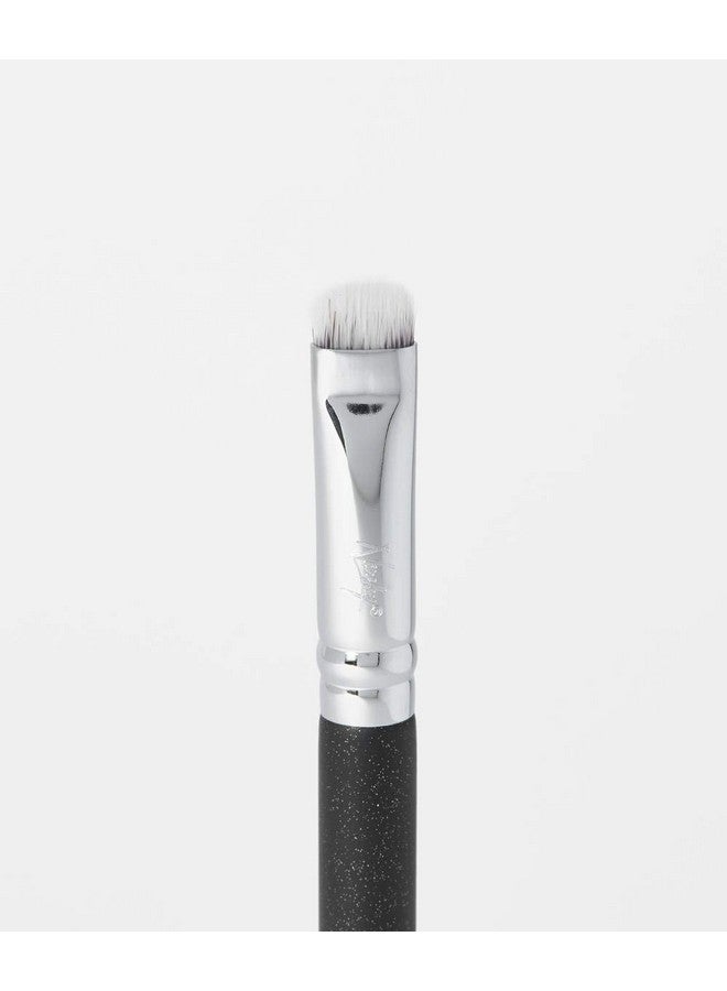 Eye Smudger Makeup Brush Smudge Brush For Shading & Blending Eyeshadow & Eyeliner Perfect Eyeliner Smudge Brush For Buffing Vegan & Crueltyfree Onyx Black