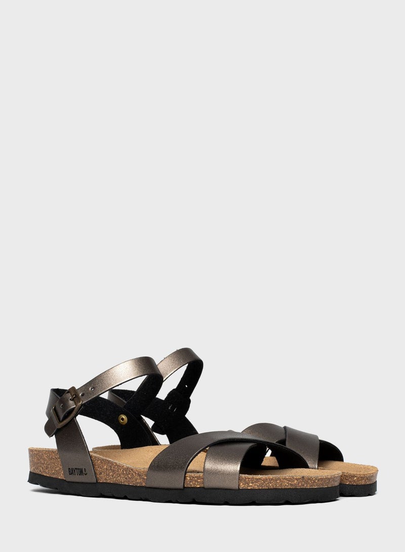 Vallado Flat Sandals