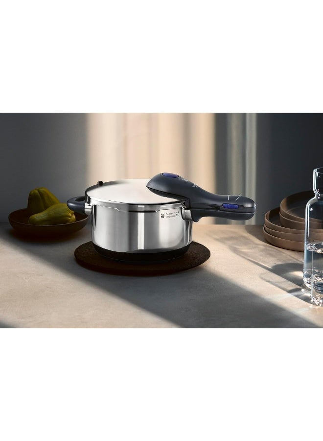 Perfect Plus – Quick Cooker  22 Cm Diameter 4 Litres And A Half With Flame Protection Cromargan Stainless Steel For Induction