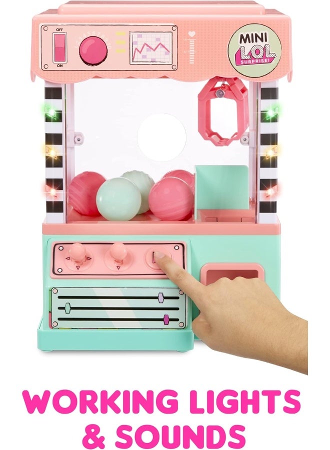 LOL Surprise Minis Claw Machine Playset with 5 Surprises Including a Mini Family – Great Gift for Kids Ages 4+