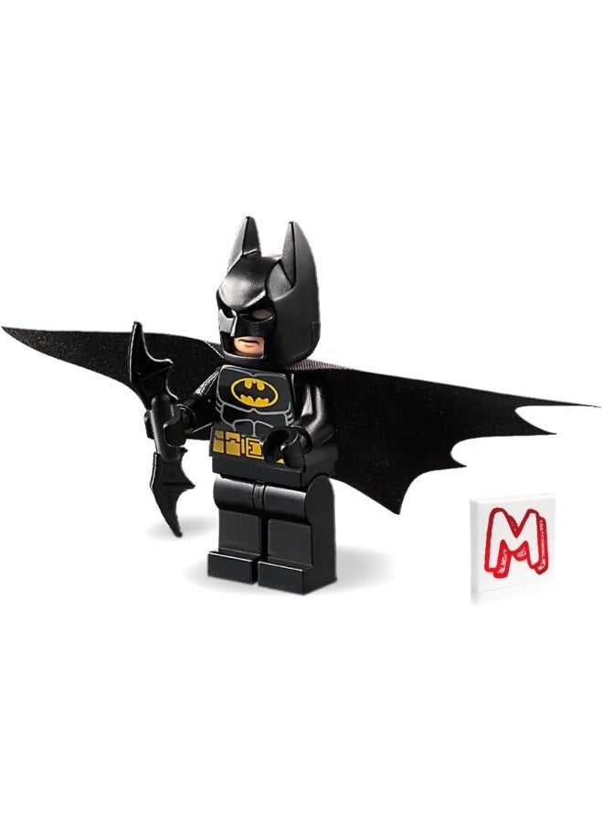 LEGO Super Heroes DC Batman Minifigure - Batman (in Black Suit with Outstretched Batcape and Bat-a-rang)