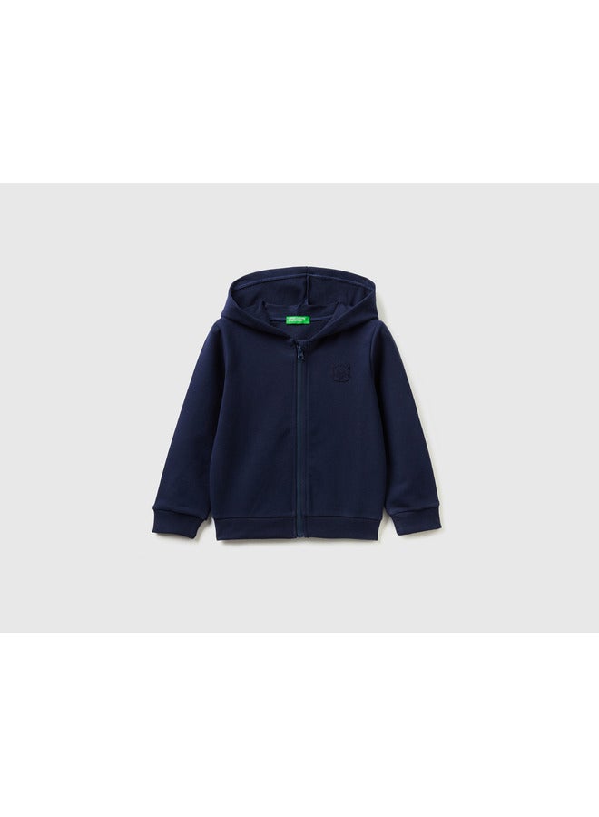 Warm sweatshirt with zip and embroidered logo