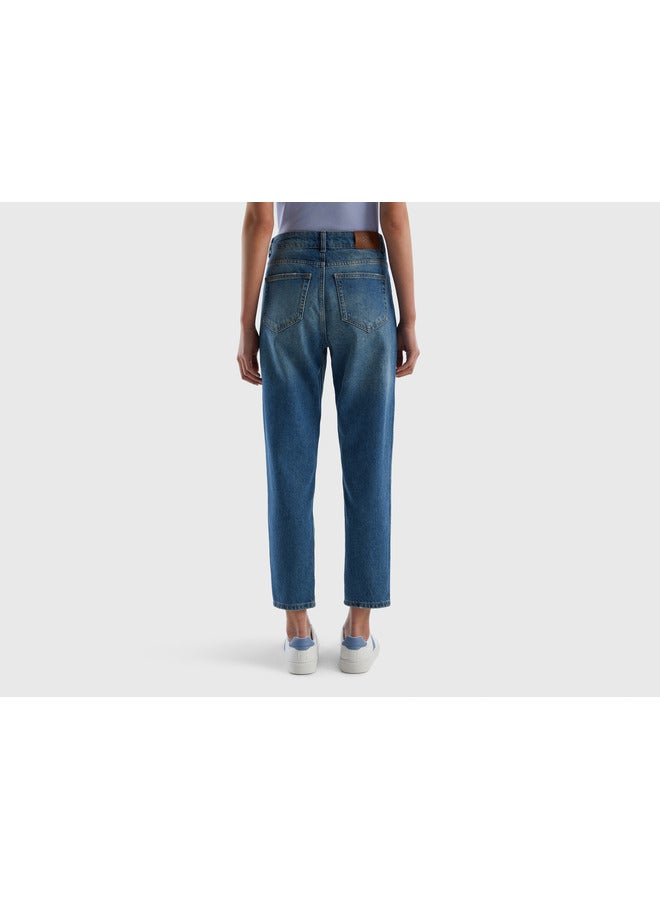 Cropped high-waisted jeans