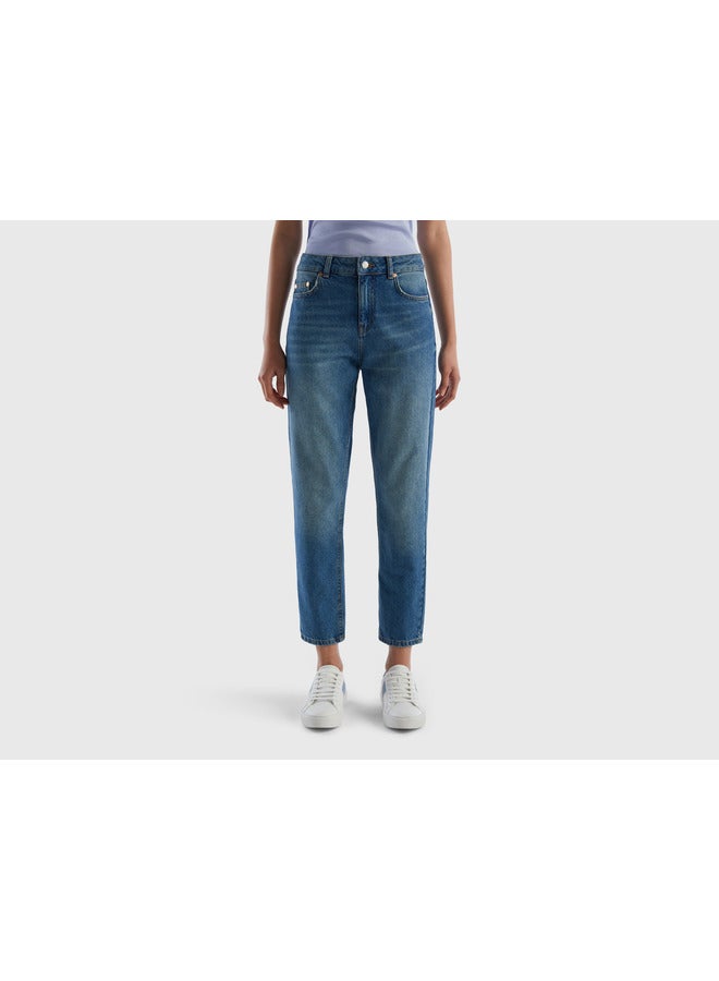 Cropped high-waisted jeans