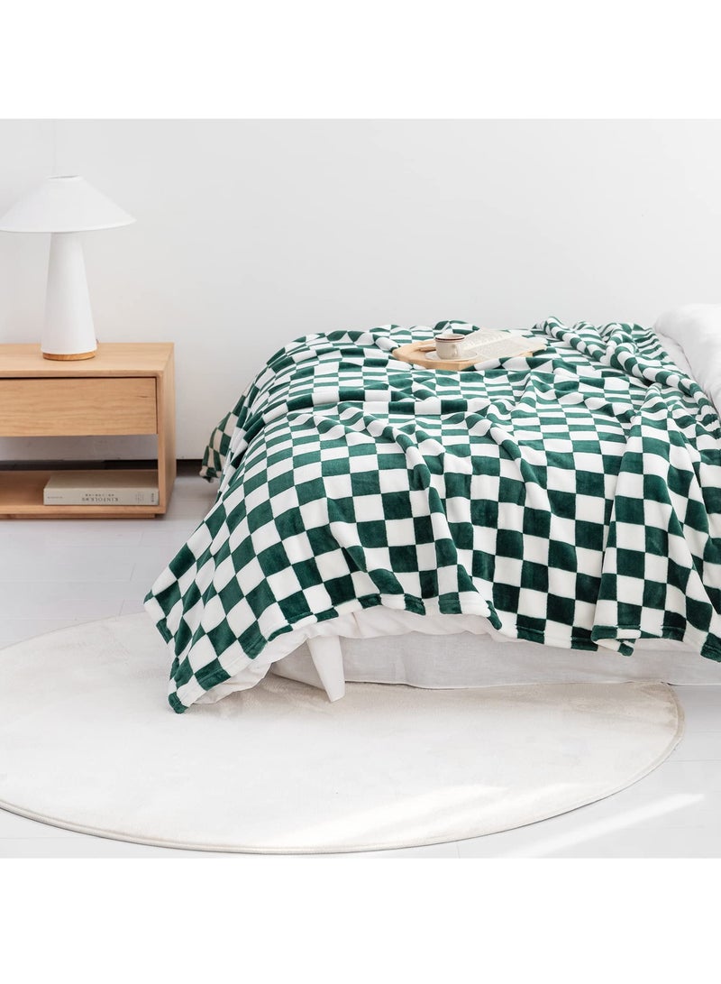 Checkered Flannel Throw Blanket, Soft and Luxurious, 150 x 130 cm, Cozy Blanket for Couch, Bed, Sofa, All-Season Warmth, Green