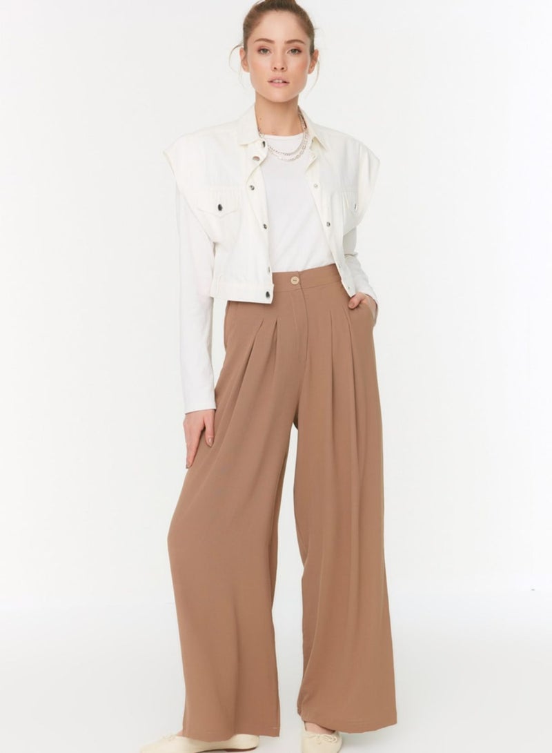 Wide Leg Pleat Detail Pants