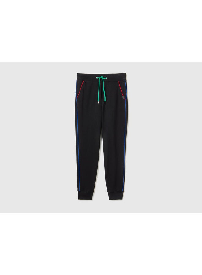 Sweatpants with drawstring