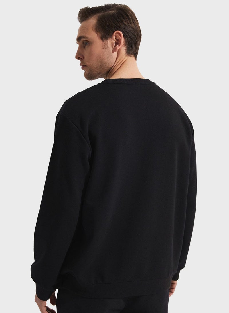 Essentail Crew Neck Sweatshirt