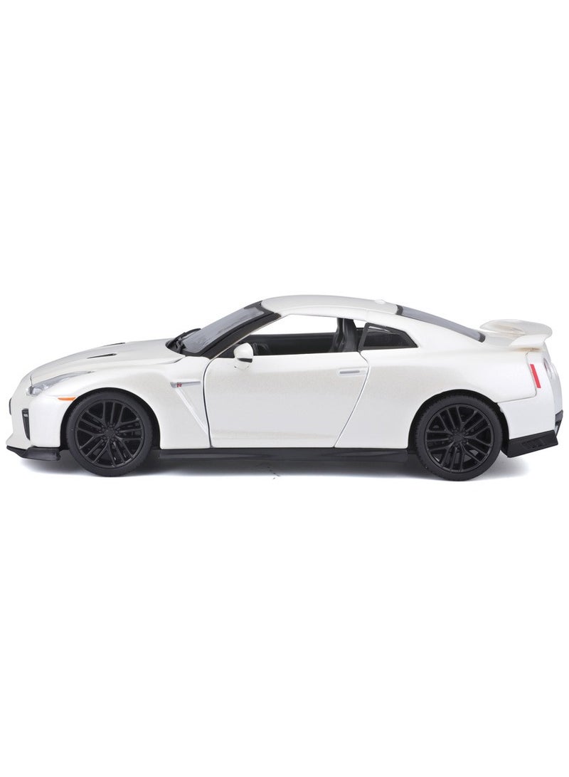 Nissan GT-R 1:24 Diecast