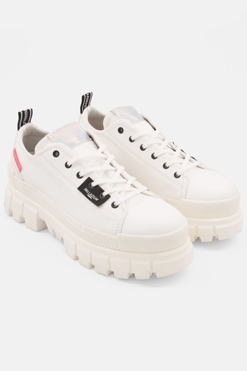 Women Medium Revolt Lo Tx Lace Up Casual Shoes, Star White