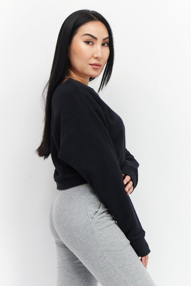 Women Sportswear Fit Classic Crew Neck Crop Sweatshirt, Black