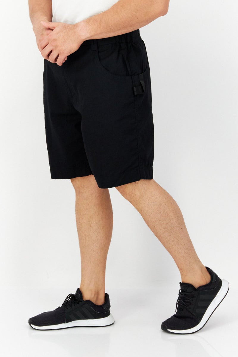 Men Solid Basic Shorts, Black