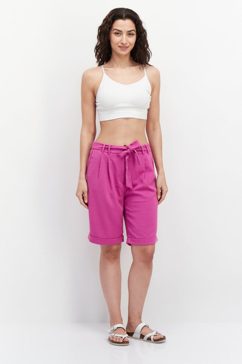 Women Solid Belted Cuffed Hem Shorts, Magenta