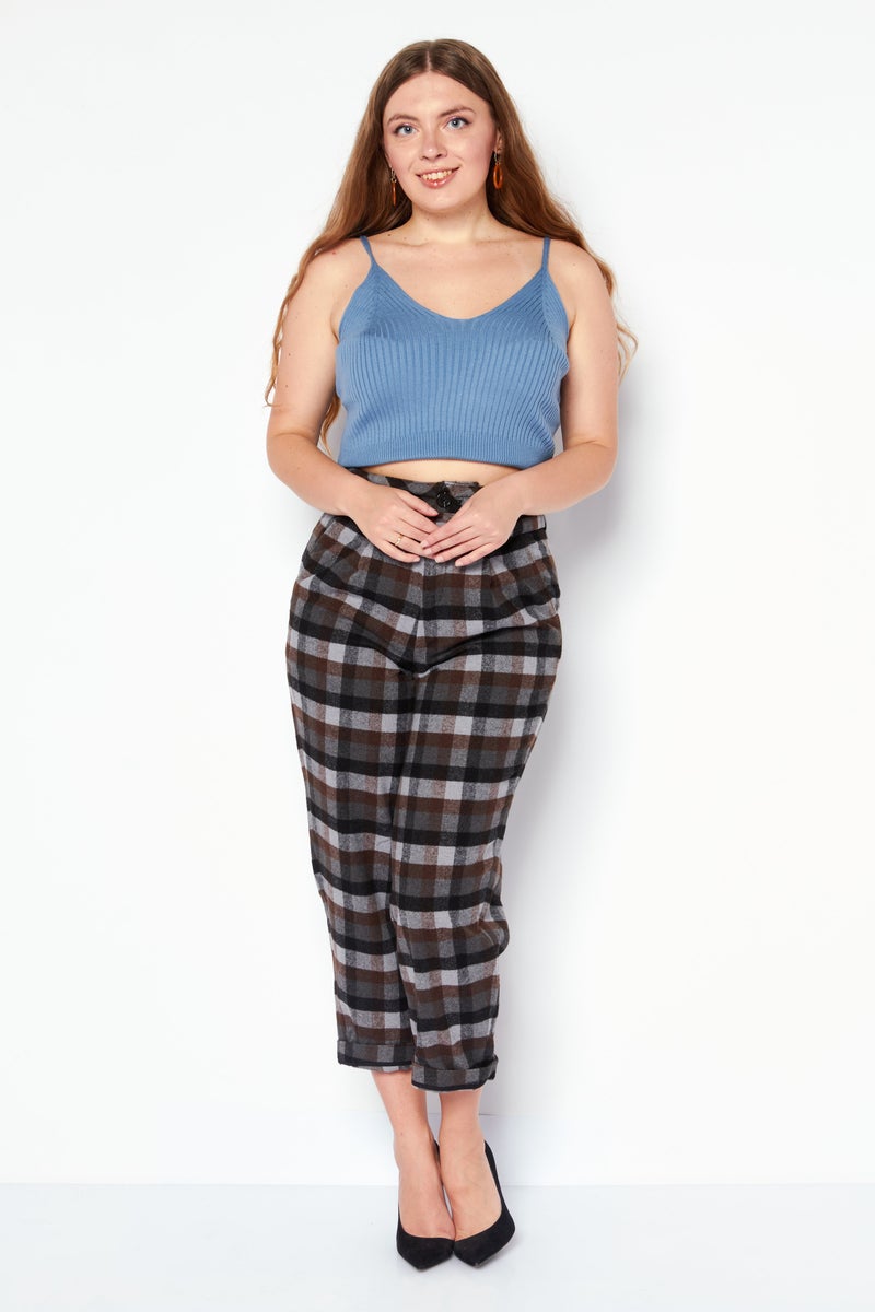 Women Regular Fit  Belted Straight Pants, Black Combo