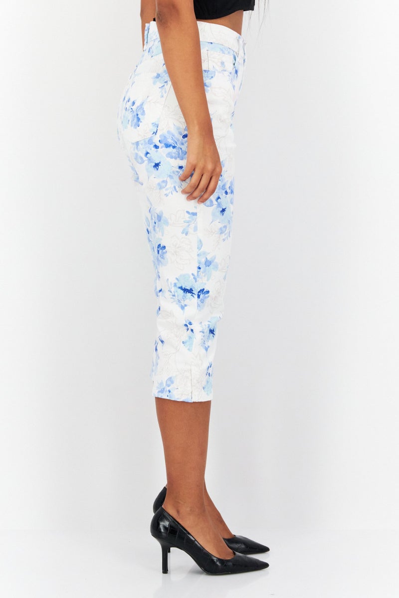 Women Regular Fit Floral Printed Capri Pants, White Combo