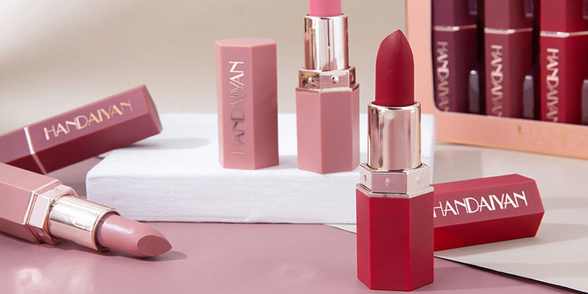 Lipstick Set For Women 6pcs Matte Moisturizing Velvet Long Lasting Waterproof Nude Non-Stick Cup 24 Hours Smudge Proof Permanent Color Stay Hydration Lightweight Texture Easy To Color Makeup Gift