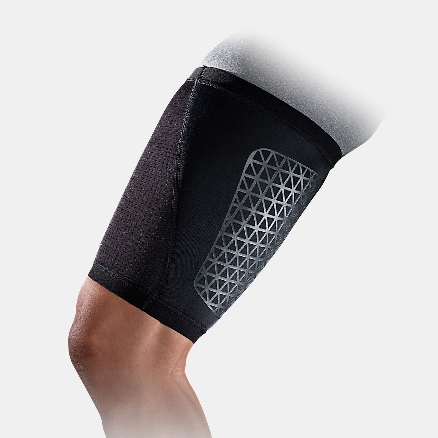 Pro Combat Hyperstrong Thigh Sleeve (L)