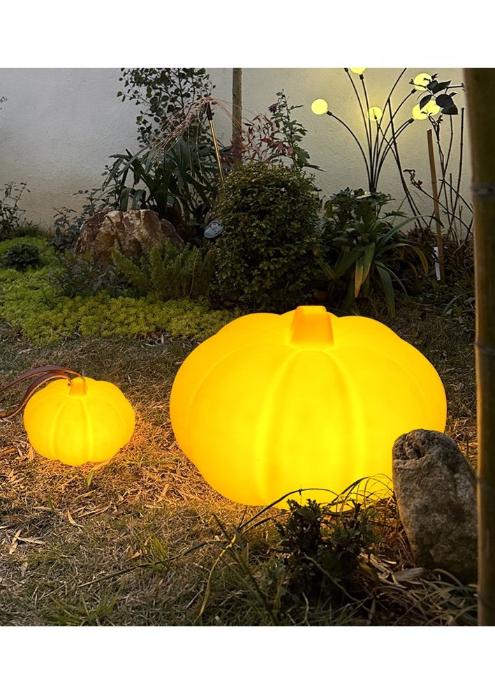 Solar Pumpkin Statue Outdoor Garden Glowing Pumpkin Decoration Resin Pumpkin Fall Christmas Halloween Thanksgiving Gifts Outdoor Decoration Suitable for Porch Terrace, Patio, Lawn