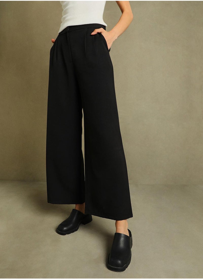 Women's Black 100% Polyester Solid Full Length Pleat Front Relaxed Fit Trouser